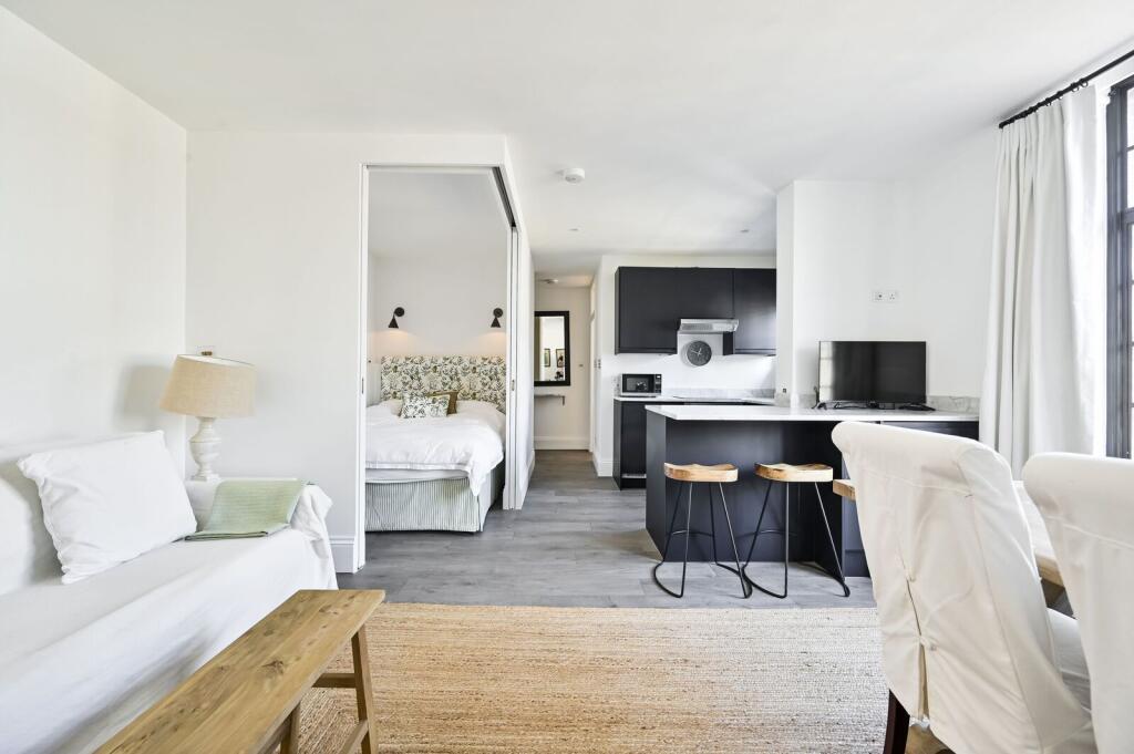 Apartment in London - View 5