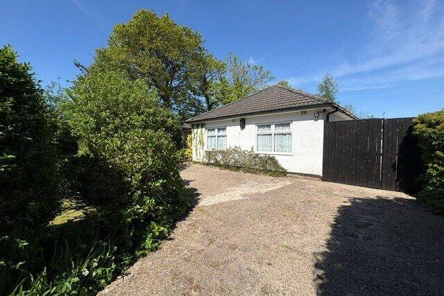 Main image of property: Hooton Road, Hooton, Ellesmere Port, Cheshire, CH66