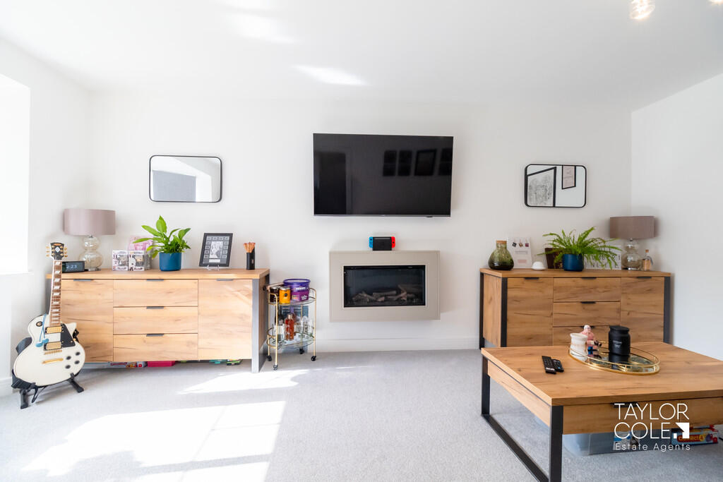 Additional image 3 of Narcissus Close, Tamworth