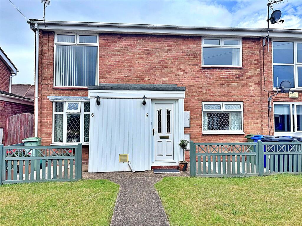 Main image of property: Claymore Close, Cleethorpes, N.E. Lincs, DN35 8EN