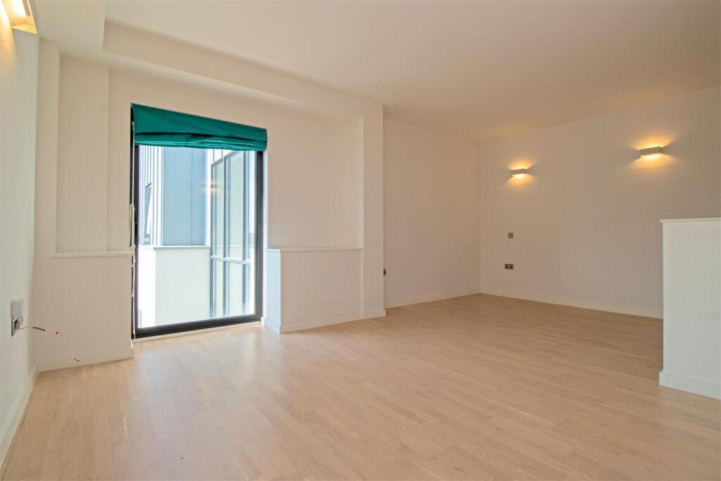 Apartment in Brighton - More