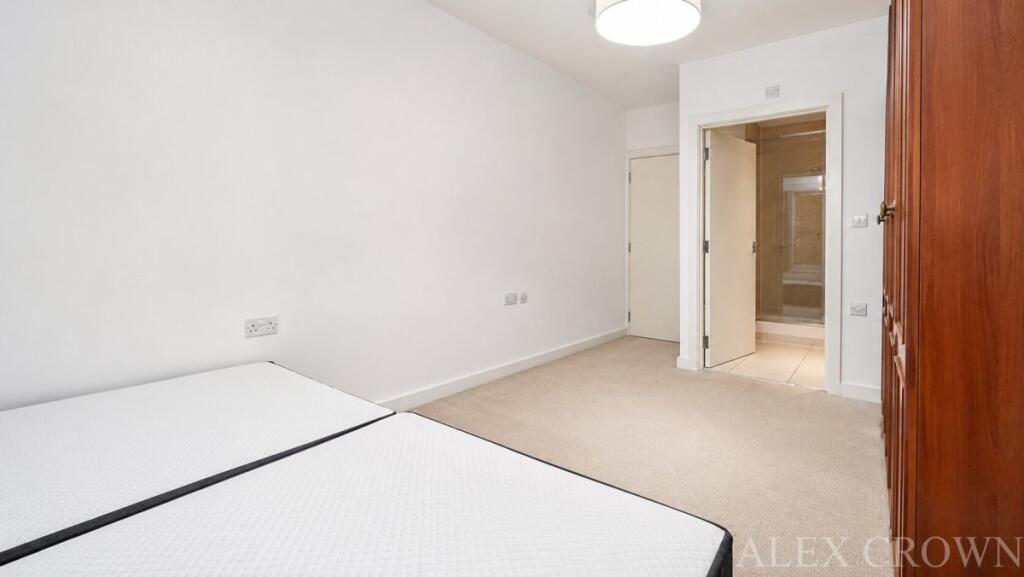 Apartment in London - More