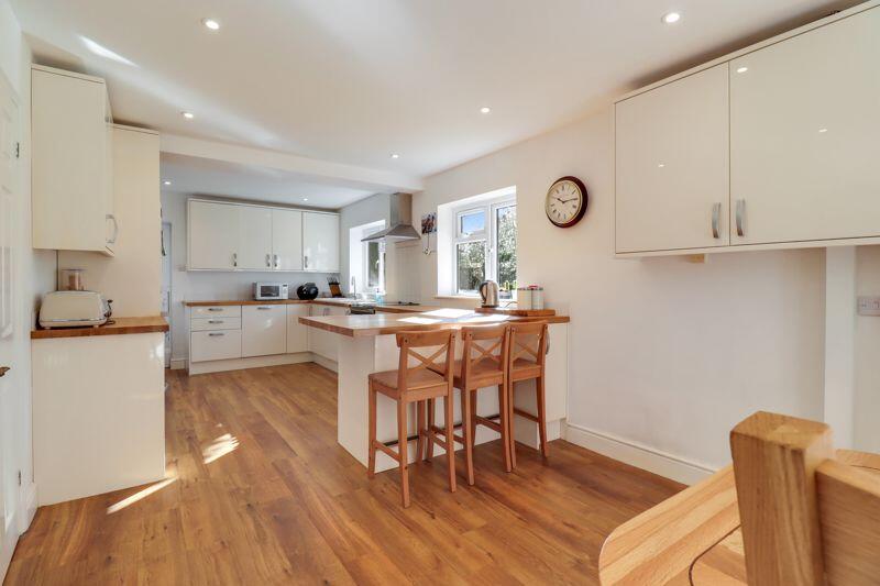 Audley Way, Ascot photo 4