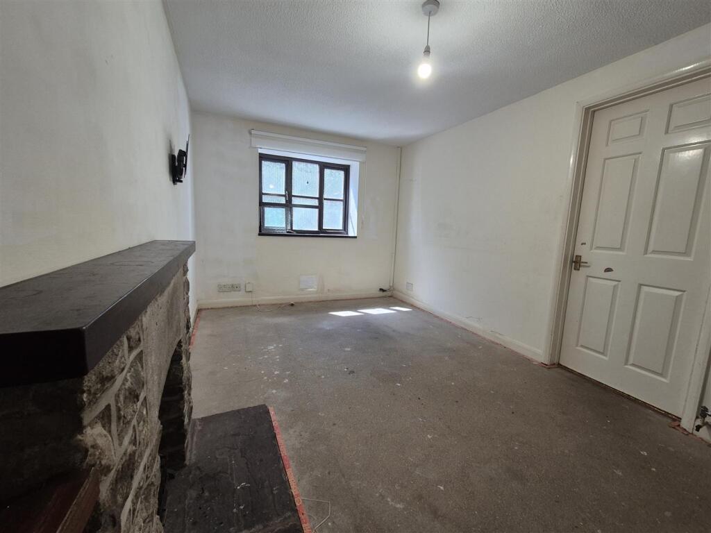 House in Chipping Sodbury, Sodbury - View 2