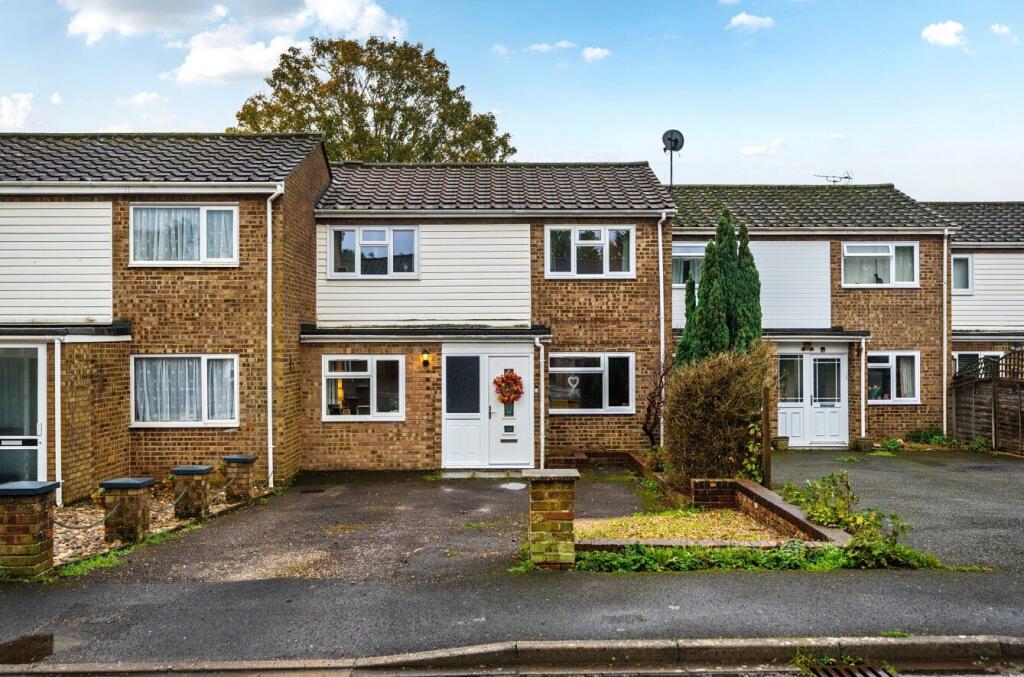 3-bed terraced on Claudius Close, Andover, SP10 5LB, £315,000