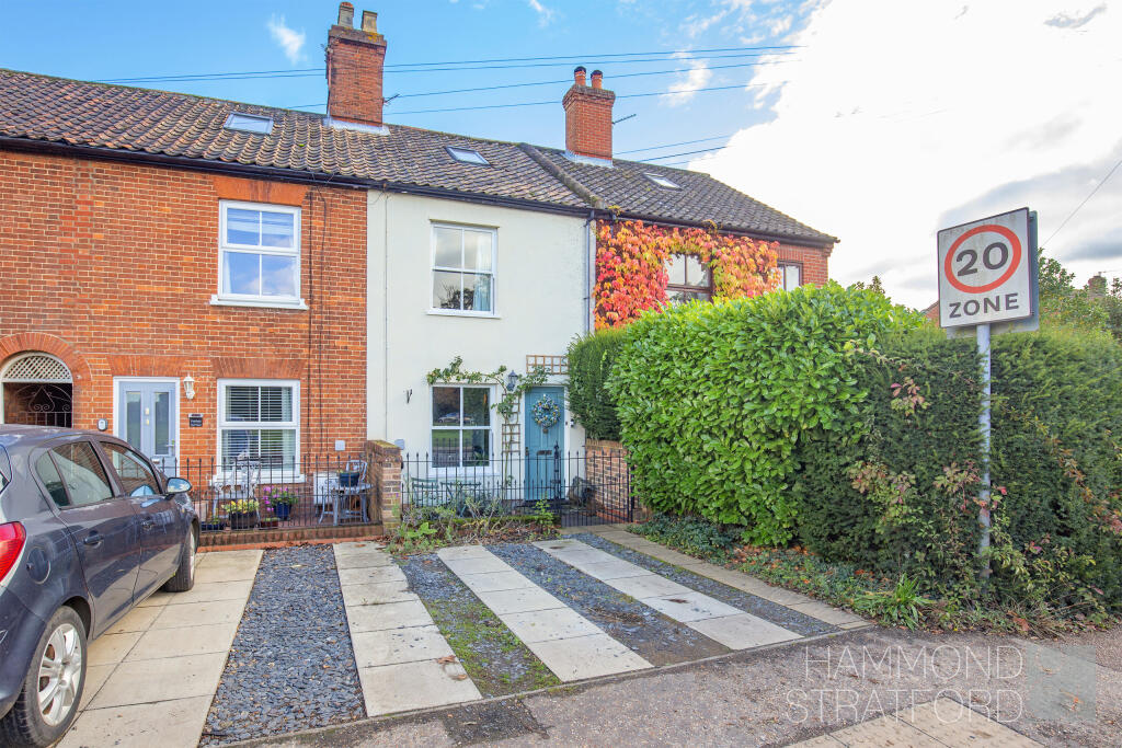 3-bed terraced on The Common, Mulbarton, £280,000