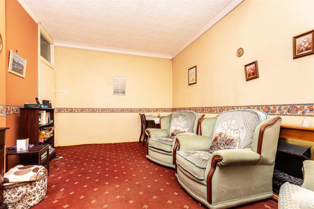 Garden Flat, Stourwood Avenue, Southbourne BH6 3PN - View 6