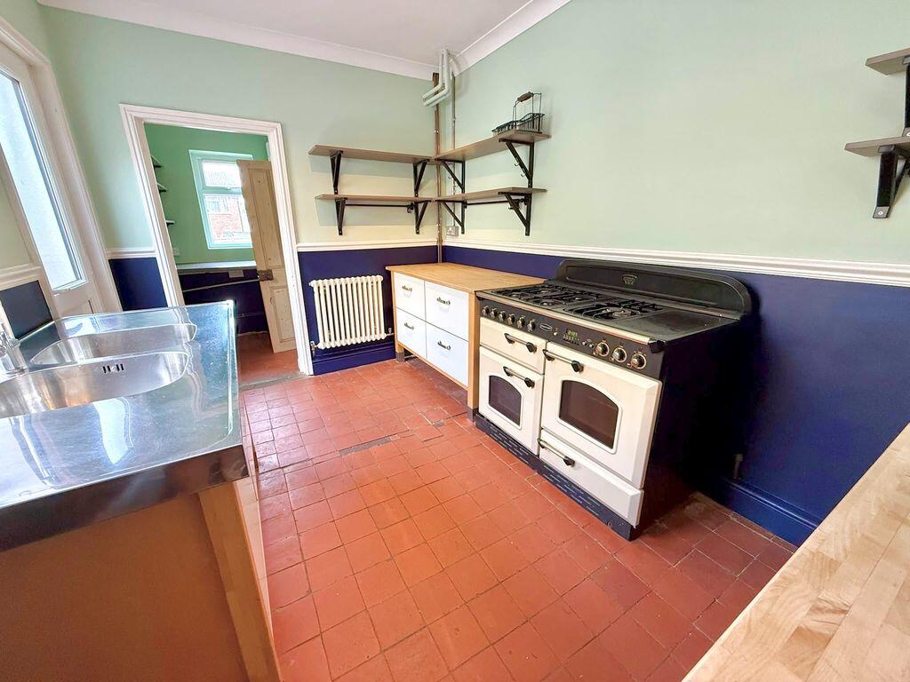 House in Dunstable, Central Bedfordshire - More