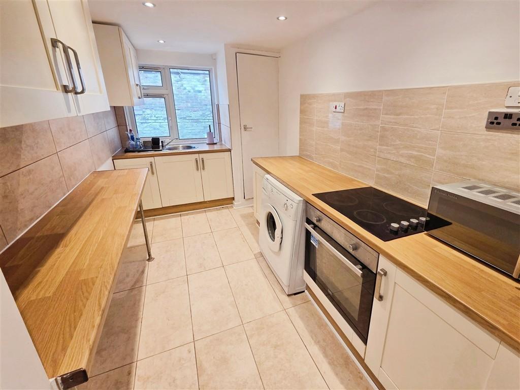 Apartment in Nottingham, Nottinghamshire - View 4