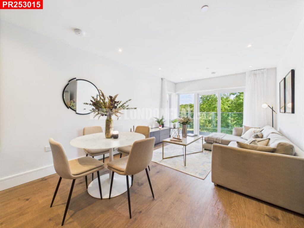 Main image of property: Reading – 2 Bedrooms Flat