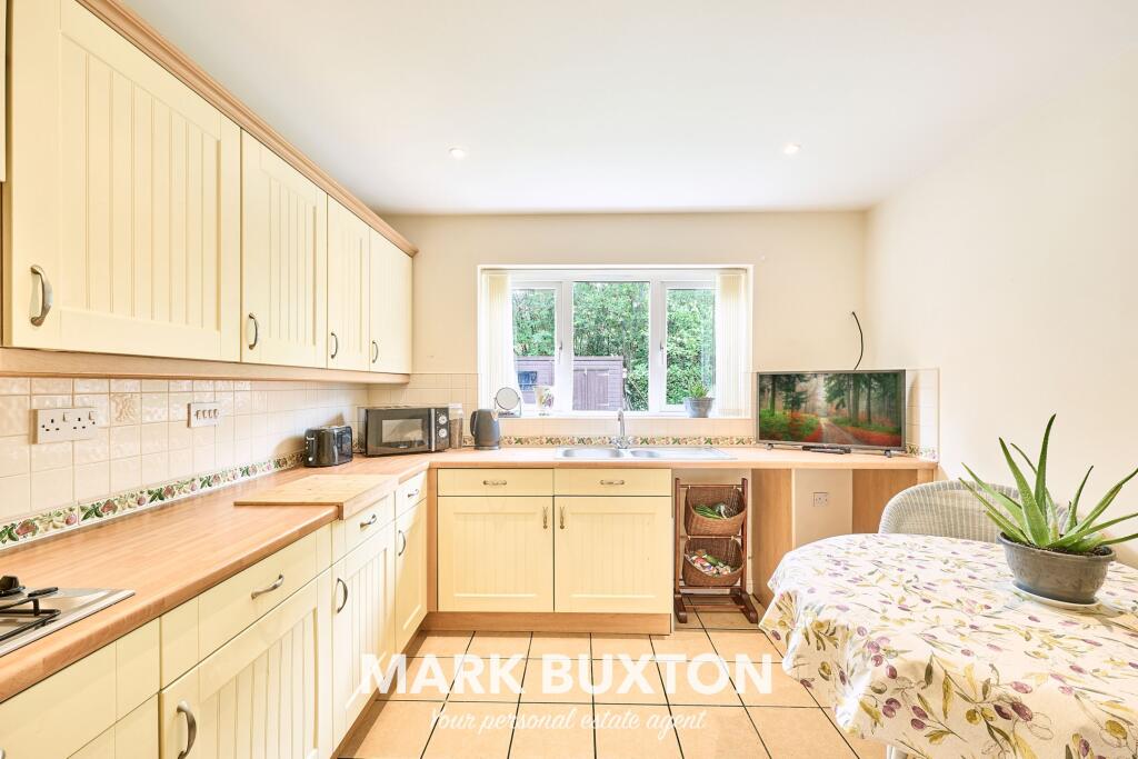House in Stoke-on-Trent, Smallthorne - View 3