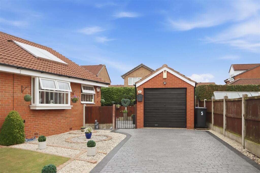 2-bed semi-detached on Northmoor Close, Brimington, S43, £245,000