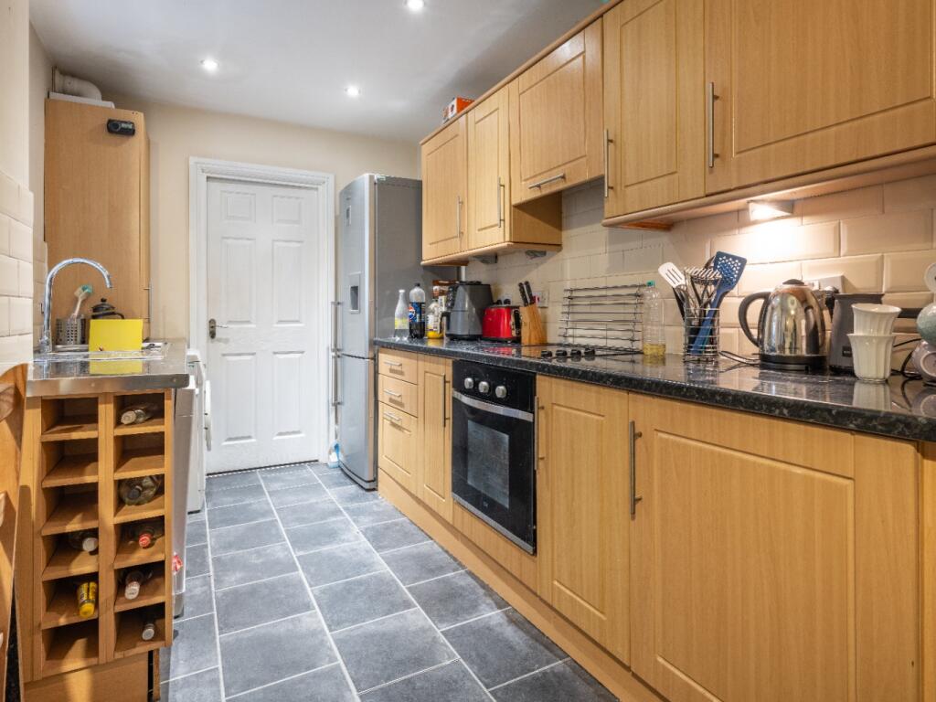 3 bedroom ground floor flat for rent