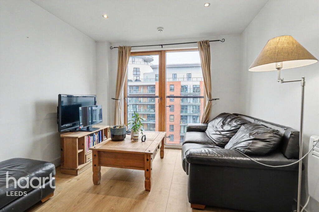 1-bed flat on Armouries Way, LEEDS, £120,000