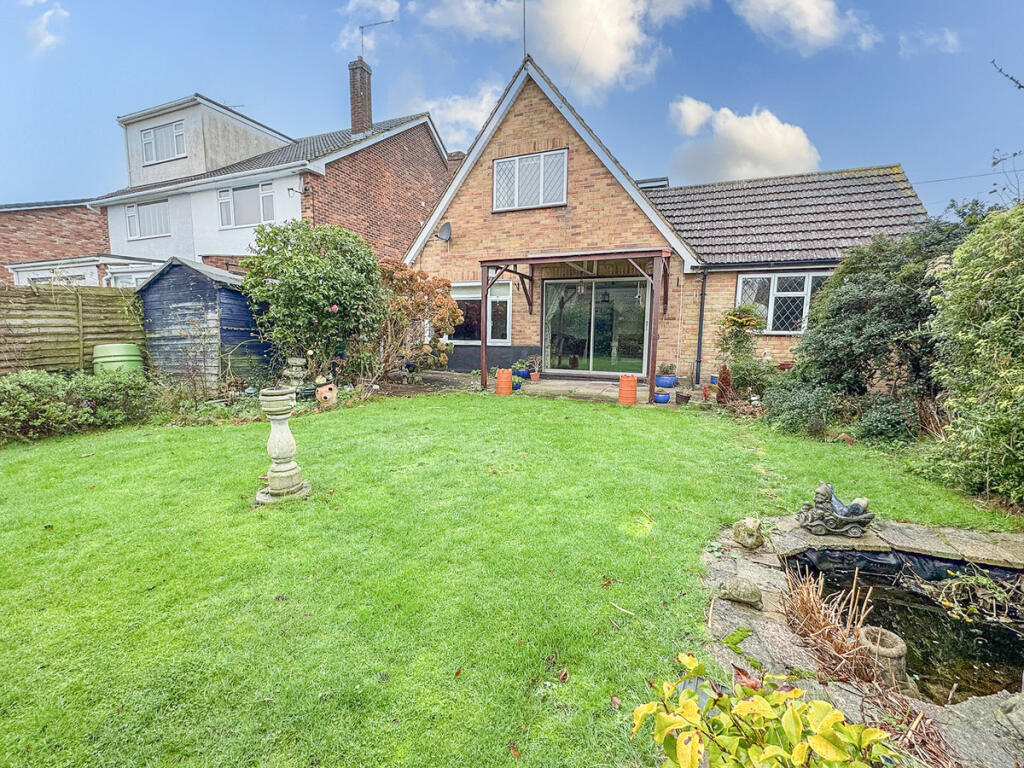 Branksome Avenue, Hockley, SS5 5 photo 2