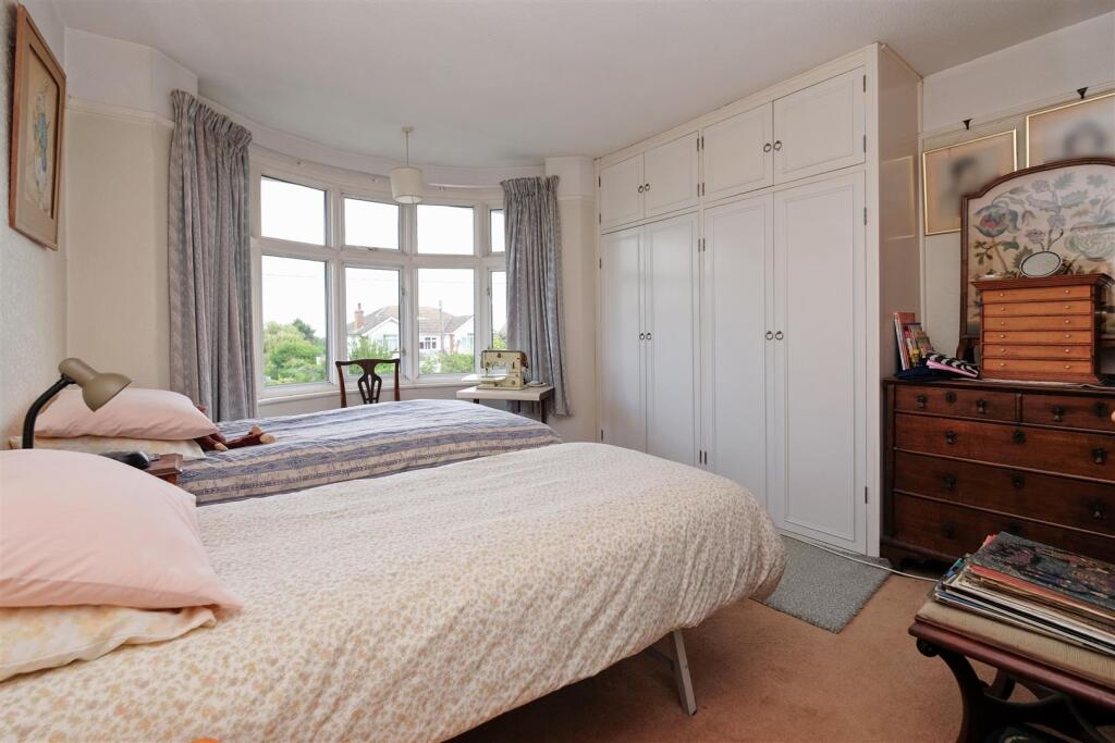 House in Whitstable, Lower Island - More