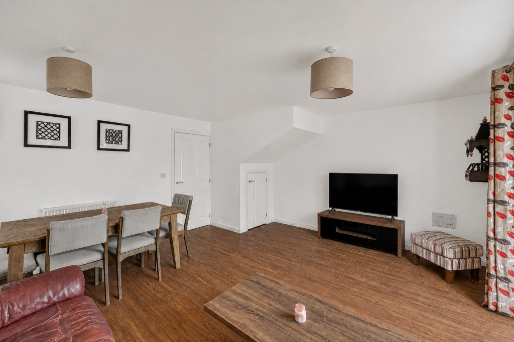 House in Milton Keynes, Fairfields - More