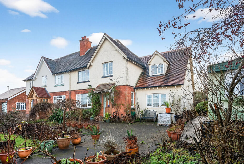 Main image of property: Weights Lane, Redditch, B97