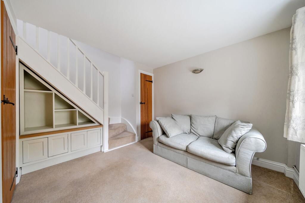 House in Gloucester - View 5