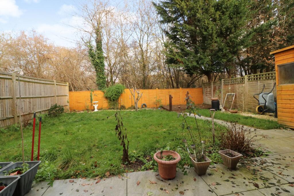 Cheltenham Gardens, Hedge End, SO30 photo 4