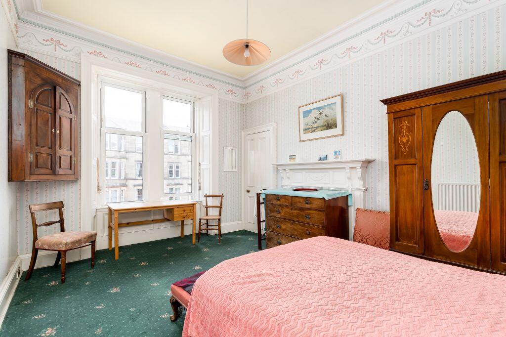 Apartment in Edinburgh - More