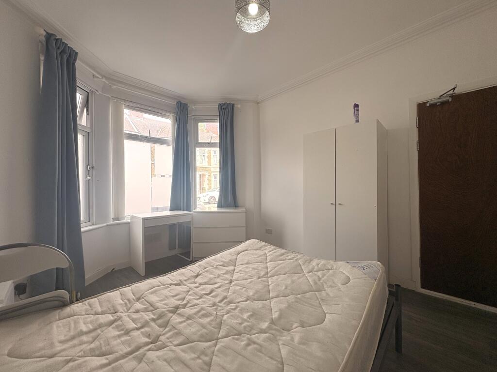 House in Cardiff, Maindy, Cathays - More