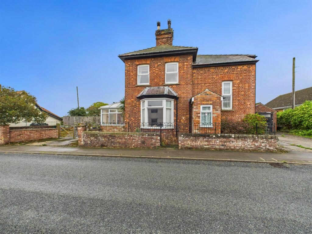 3-bed detached on The Old School House & Former School Room, 8 Fen Road, East Kirkby, Spilsby, £425,000