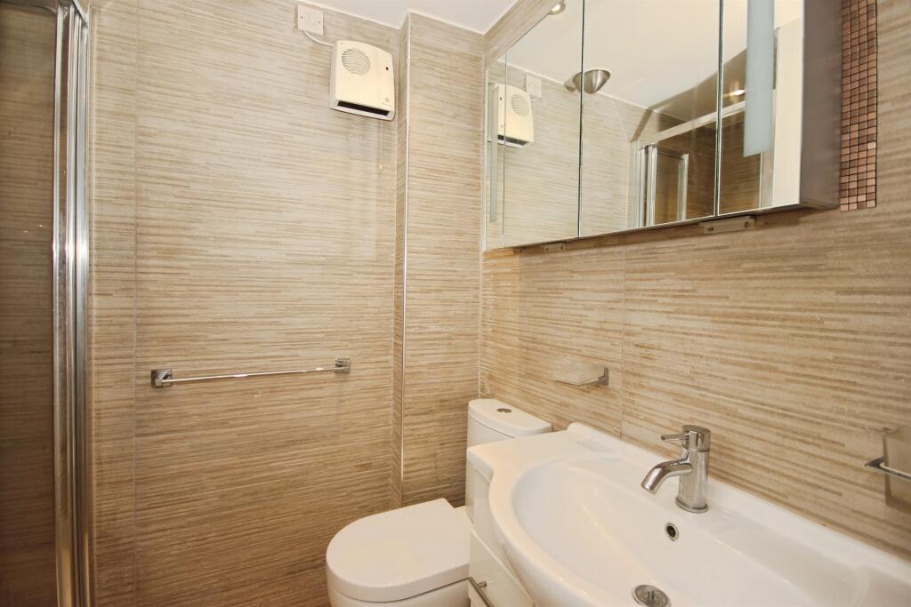 Apartment in Warwick, Royal Leamington Spa - More