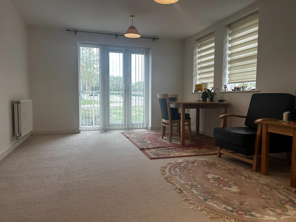 Apartment in Huntingdonshire, Loves Farm, St Neots - View 3