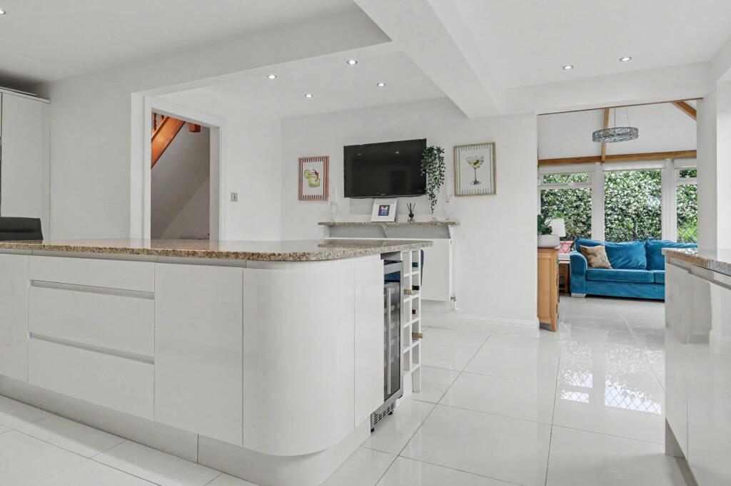 House in Eastleigh, Fair Oak and Horton Heath - View 4