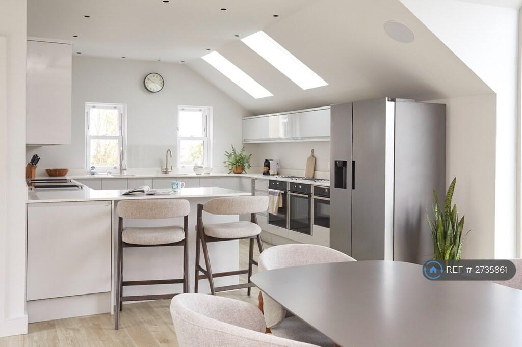 House in Portsmouth - View 4