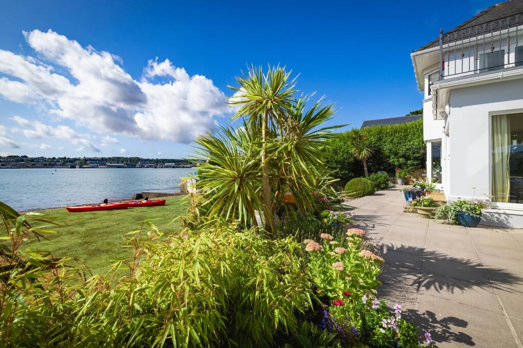 House in Neyland, Pembrokeshire - View 3