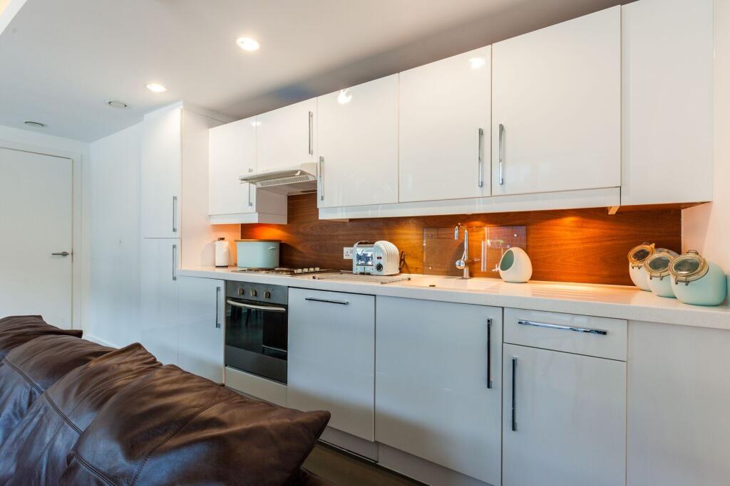 Apartment in London - View 2