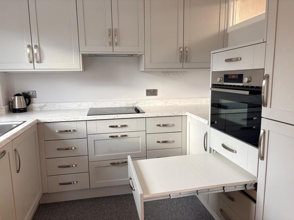Apartment in Birmingham, Sutton Coldfield - View 5