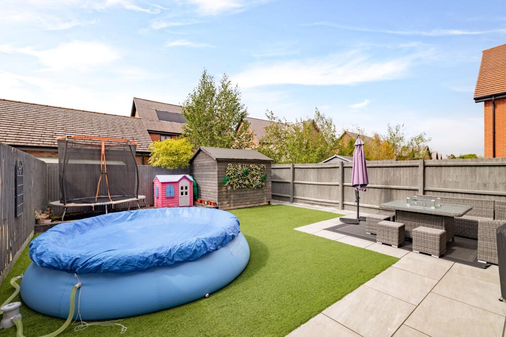 House in Wootton - View 4