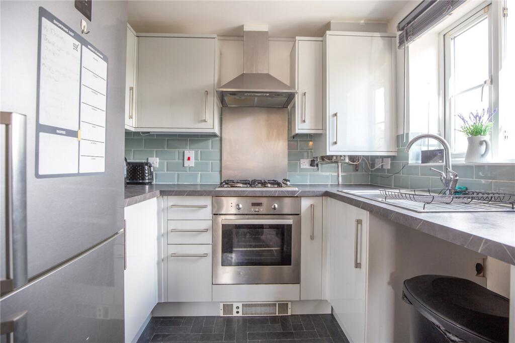 Apartment in Bristol, Northville - View 2