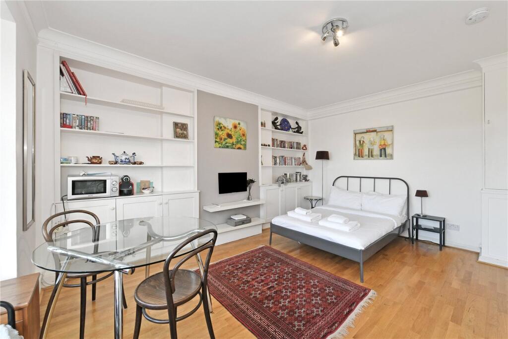 Main image of property: Rossmore Court, London