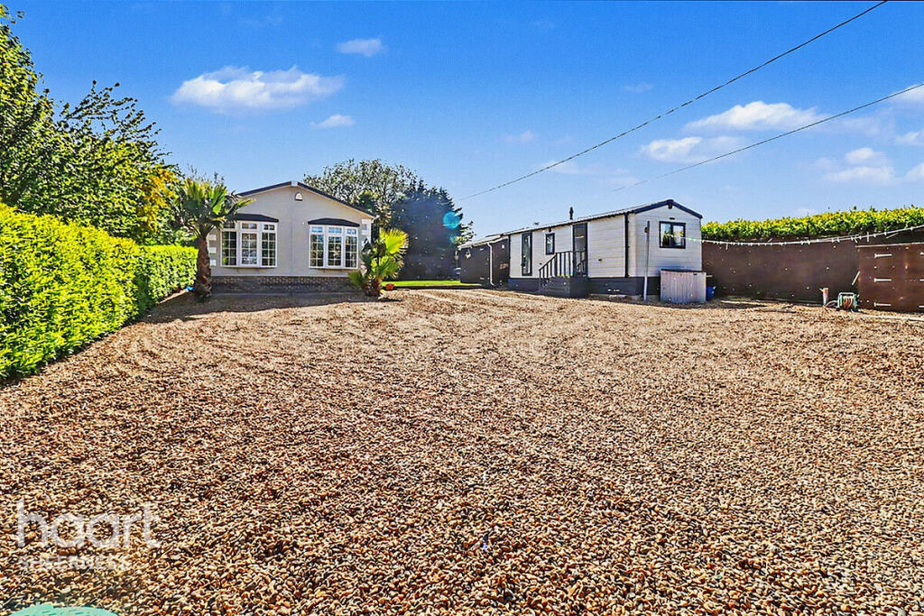 3-bed house on Bell Farm Lane, Minster, £300,000