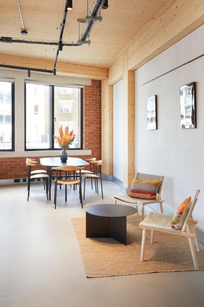 Studios office 22.jpg