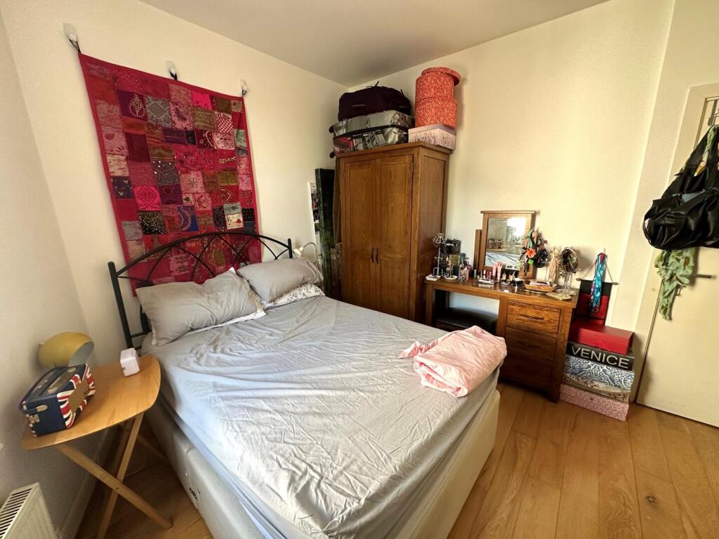 Apartment in London - More