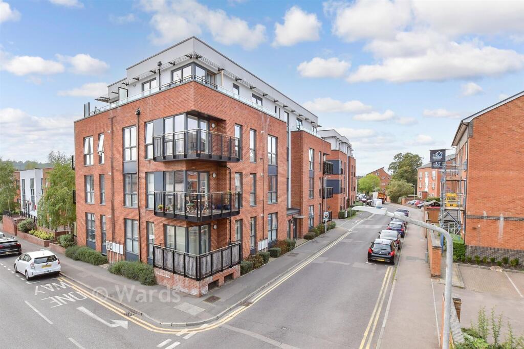 Apartment in Tonbridge and Malling, Brook Street