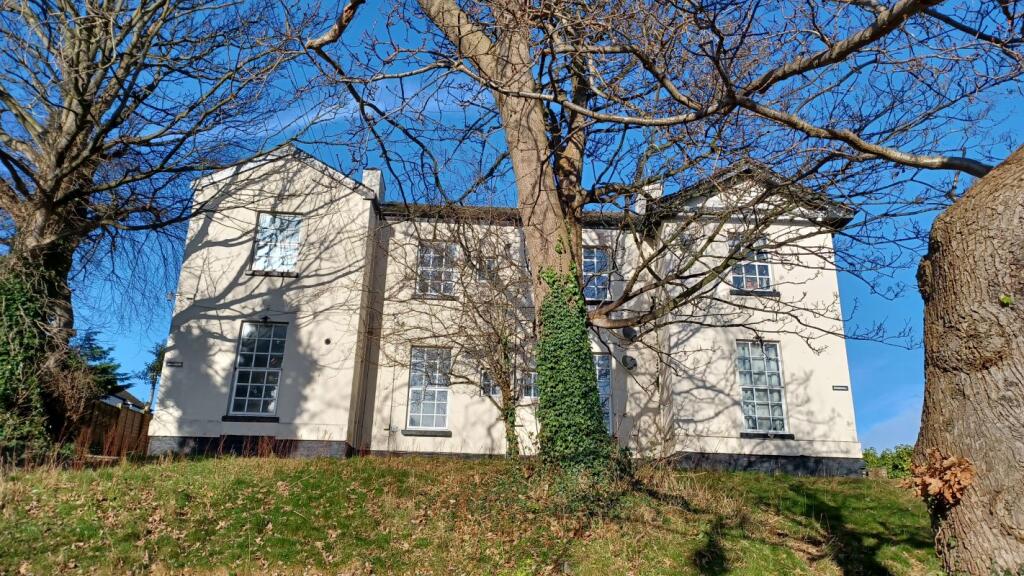 Main image of property: Flat 4 Dell House, 87 The Dell, Birkenhead, Merseyside, CH42 1PW