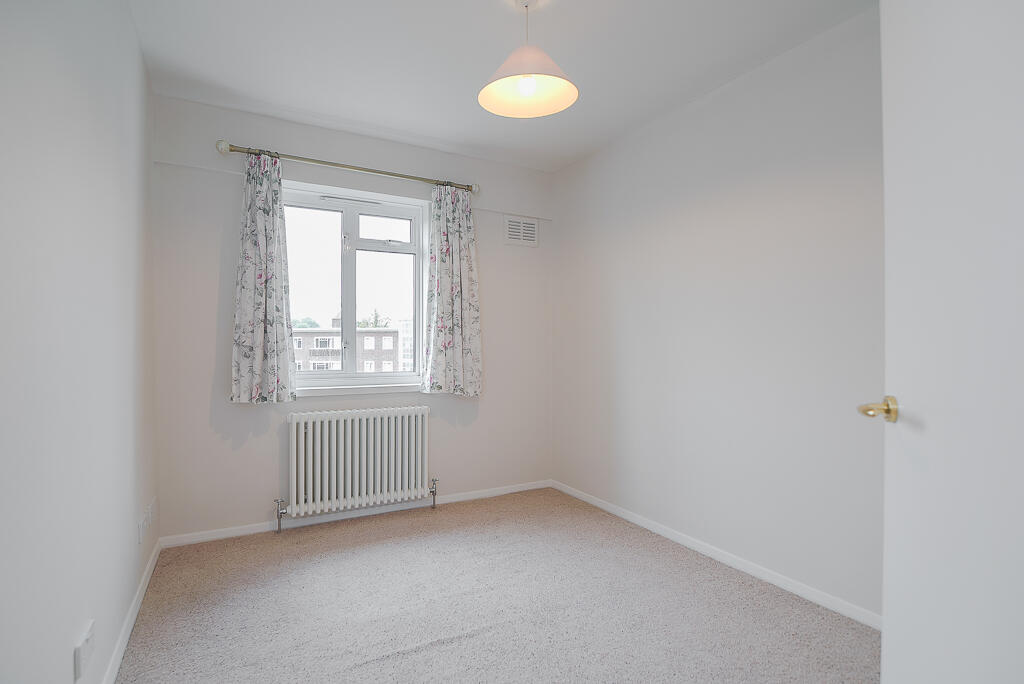 Apartment in Twickenham - View 4