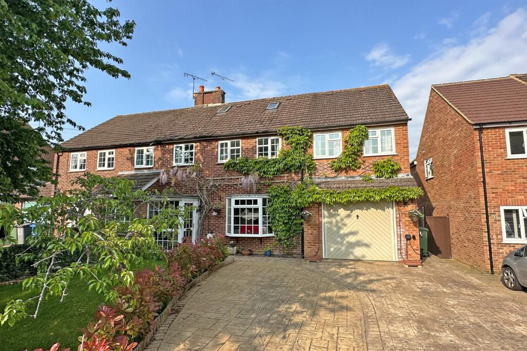 5-bed semi-detached on Cox Green Road, Maidenhead, Windsor And Maidenhead, SL6 3EA, SL6 3EA, £680,000