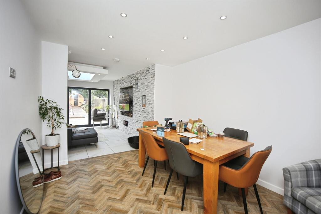Knightsbridge Road, SOLIHULL photo 4