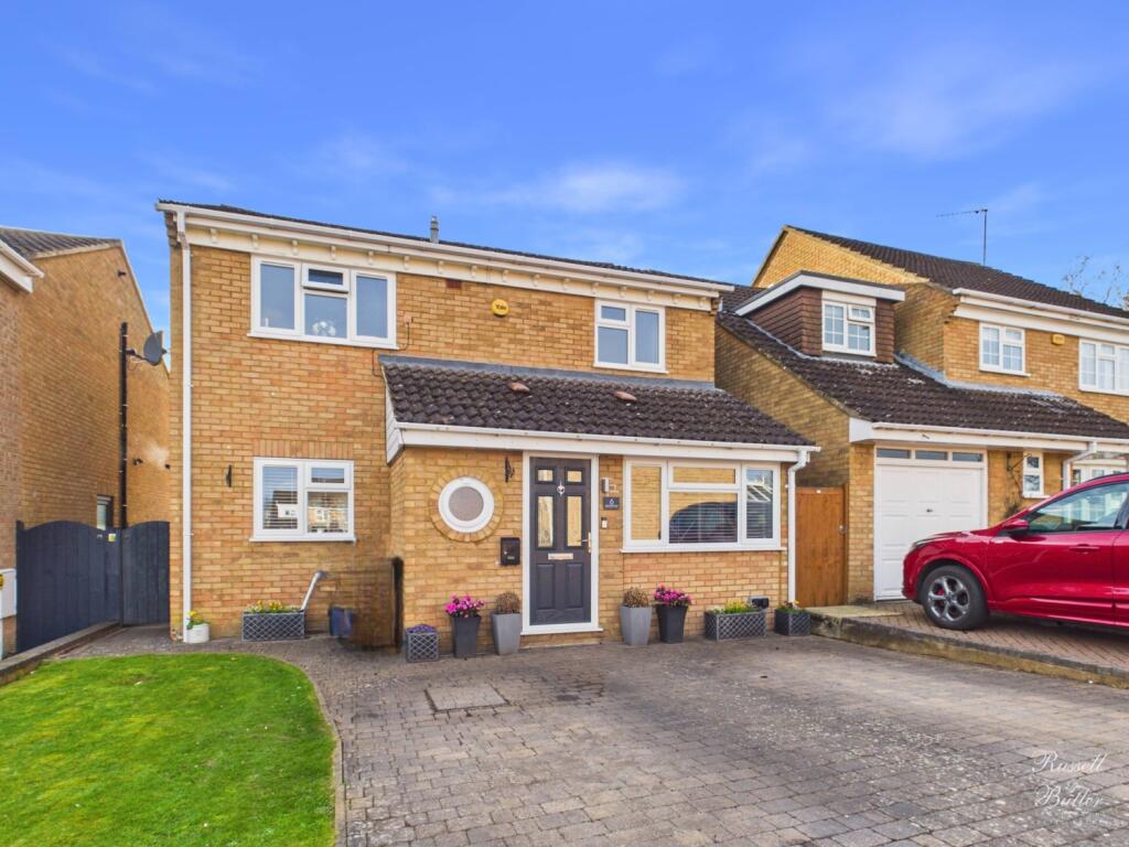 Main image of property: Edmonds Close, Buckingham, Buckinghamshire, MK18