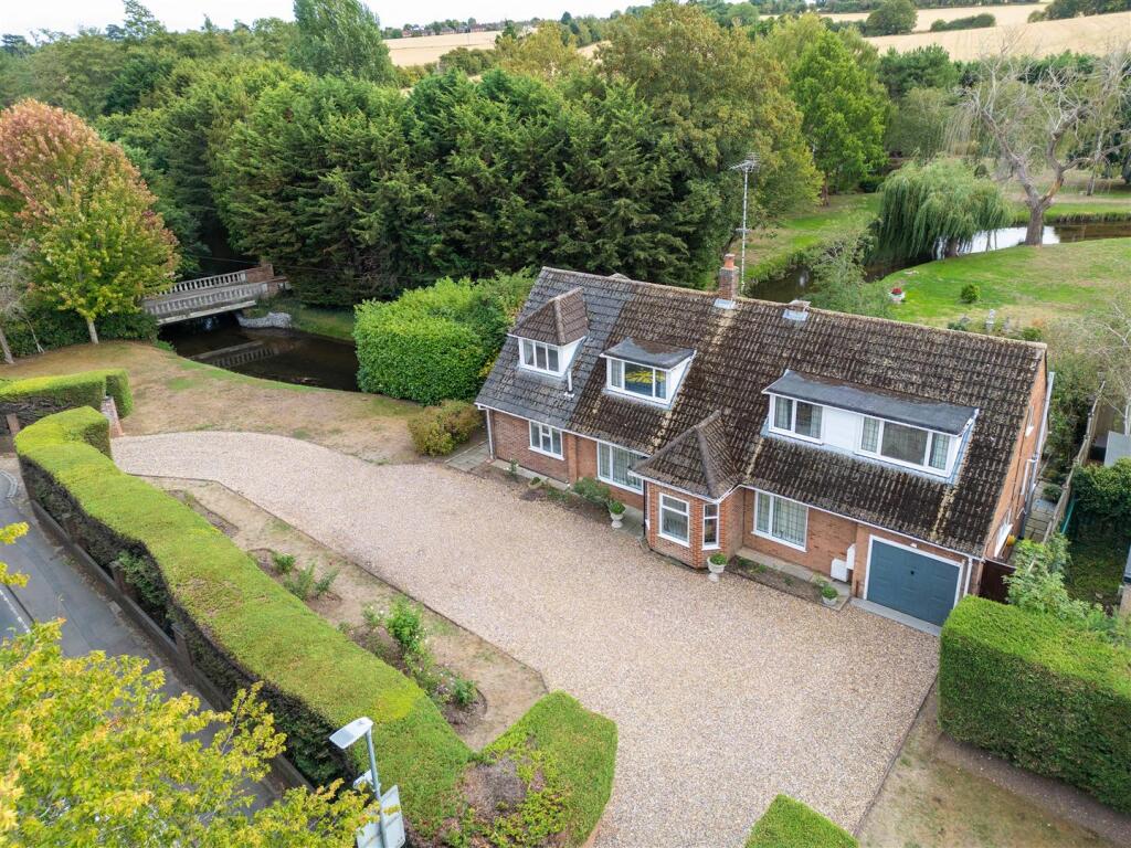 Lower Luton Road, Wheathampstead photo 2