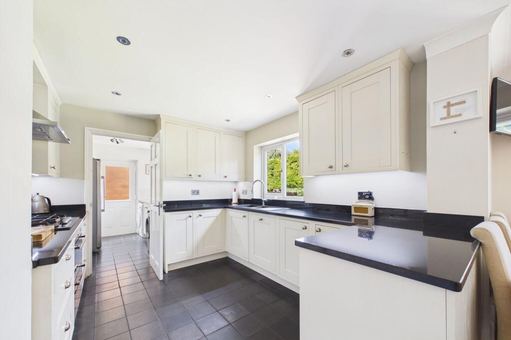 House in Silverstone, West Northamptonshire - View 6