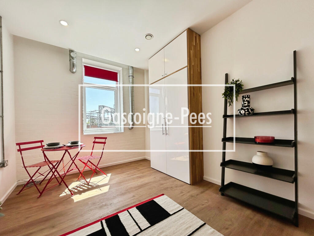 Main image of property: Kingston Road, Leatherhead, KT22
