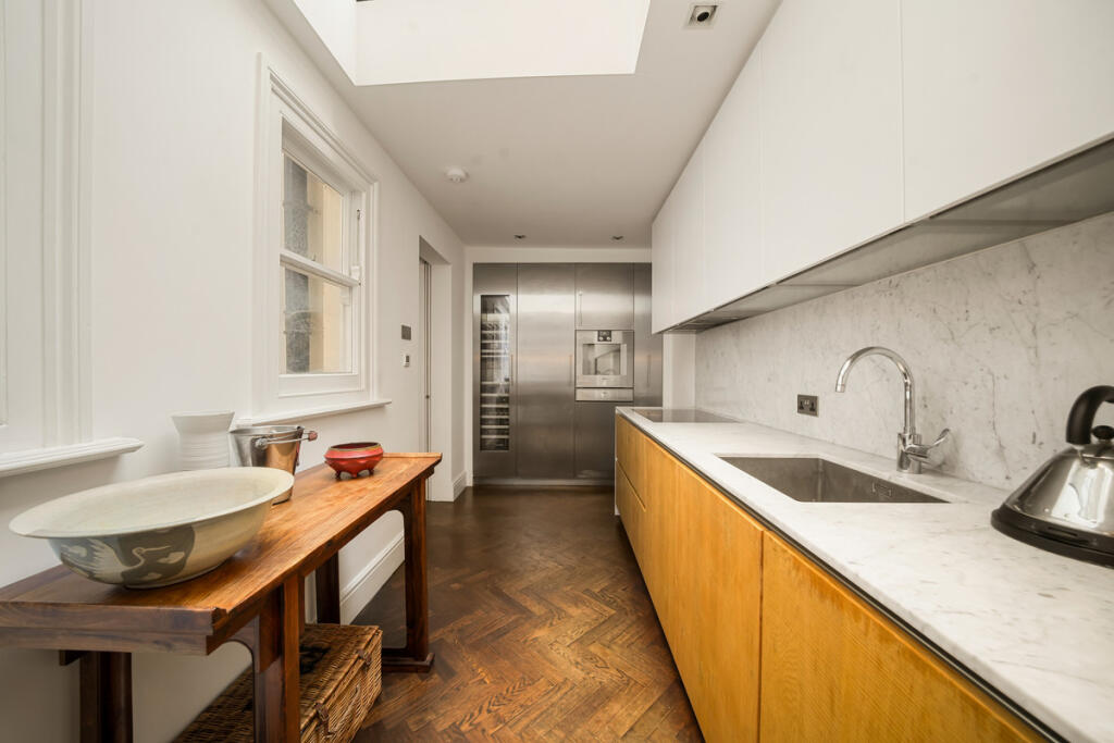 Apartment in London, Paddington - More